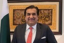 Ambassador of Pakistan meets with UT President