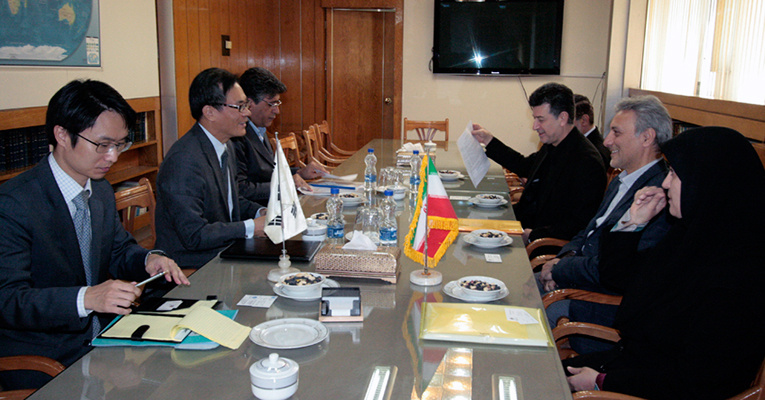 Ambassador of the Republic of Korea met with the President of University of Tehran